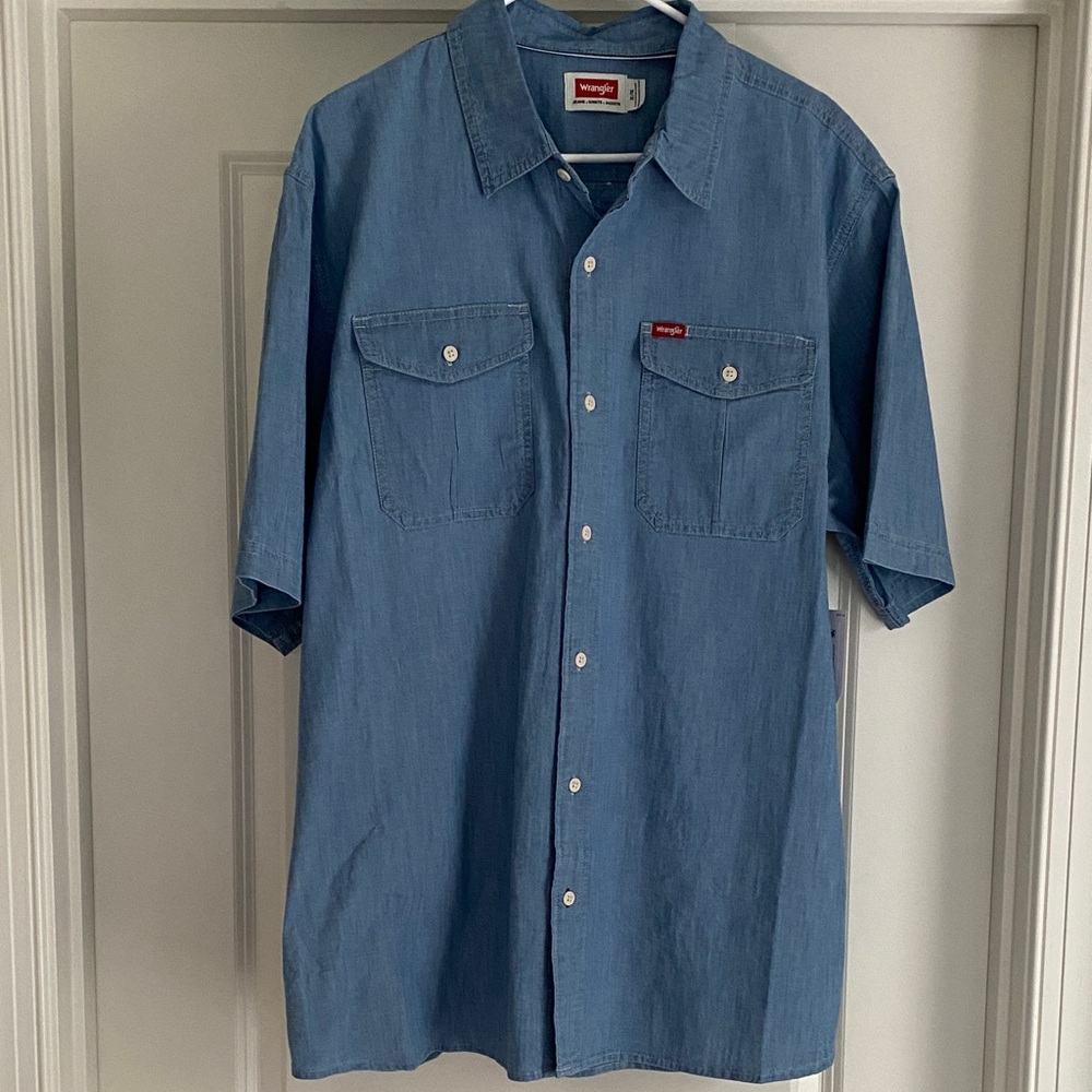 Wrangler Classic Short-Sleeve Denim Button-Down Shirt - Light Blue